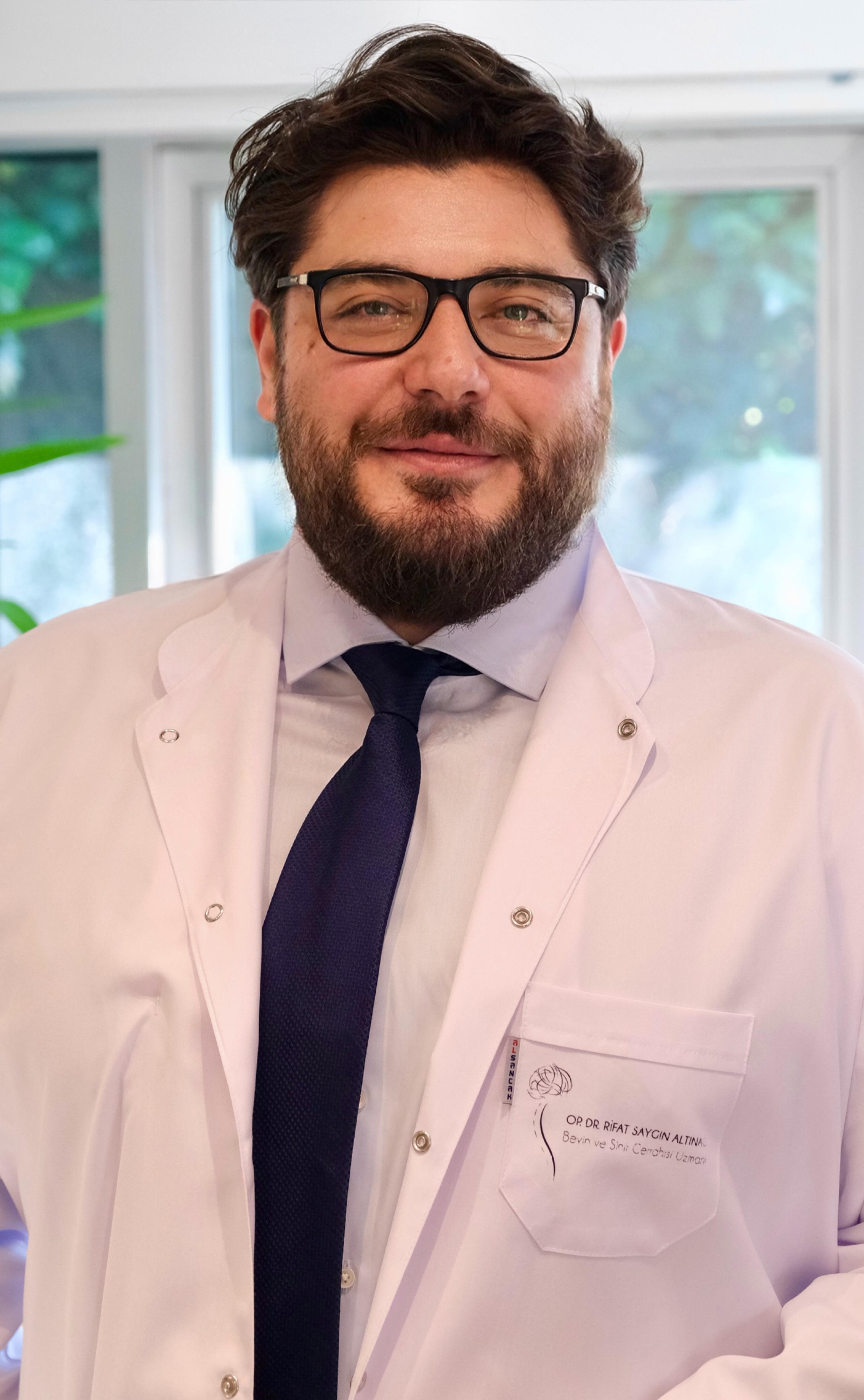 Op. Dr. Rifat Saygın Altınağ - Endoskopik Omurga Cerrahisi Uzmanı